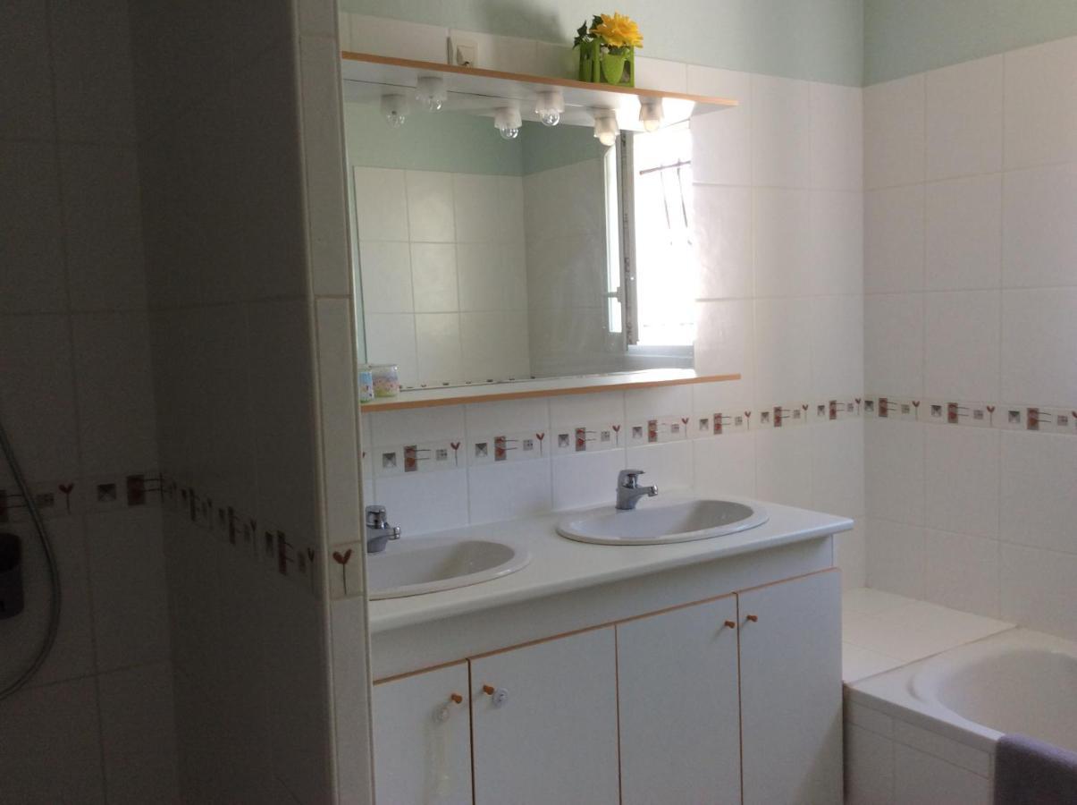 Maison D'Hotes Saint-Julien-l'Ars Ngoại thất bức ảnh